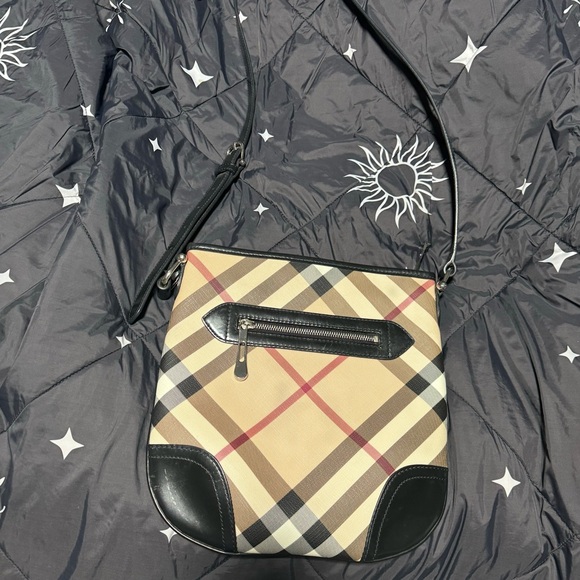 Burberry Tote Bag in Excellent condition - Picture 4 of 9